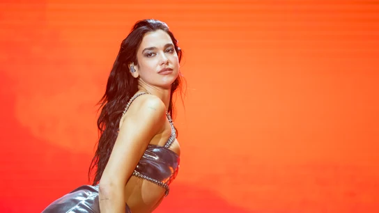 La cantante británica Dua Lipa actúa en el festival de música Lovestream en el Estadio Nacional de Fútbol de Bratislava. La cantante británica Dua Lipa actúa en el festival de música Lovestream en el Estadio Nacional de Fútbol de Bratislava.