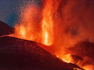 Volcán en erupción