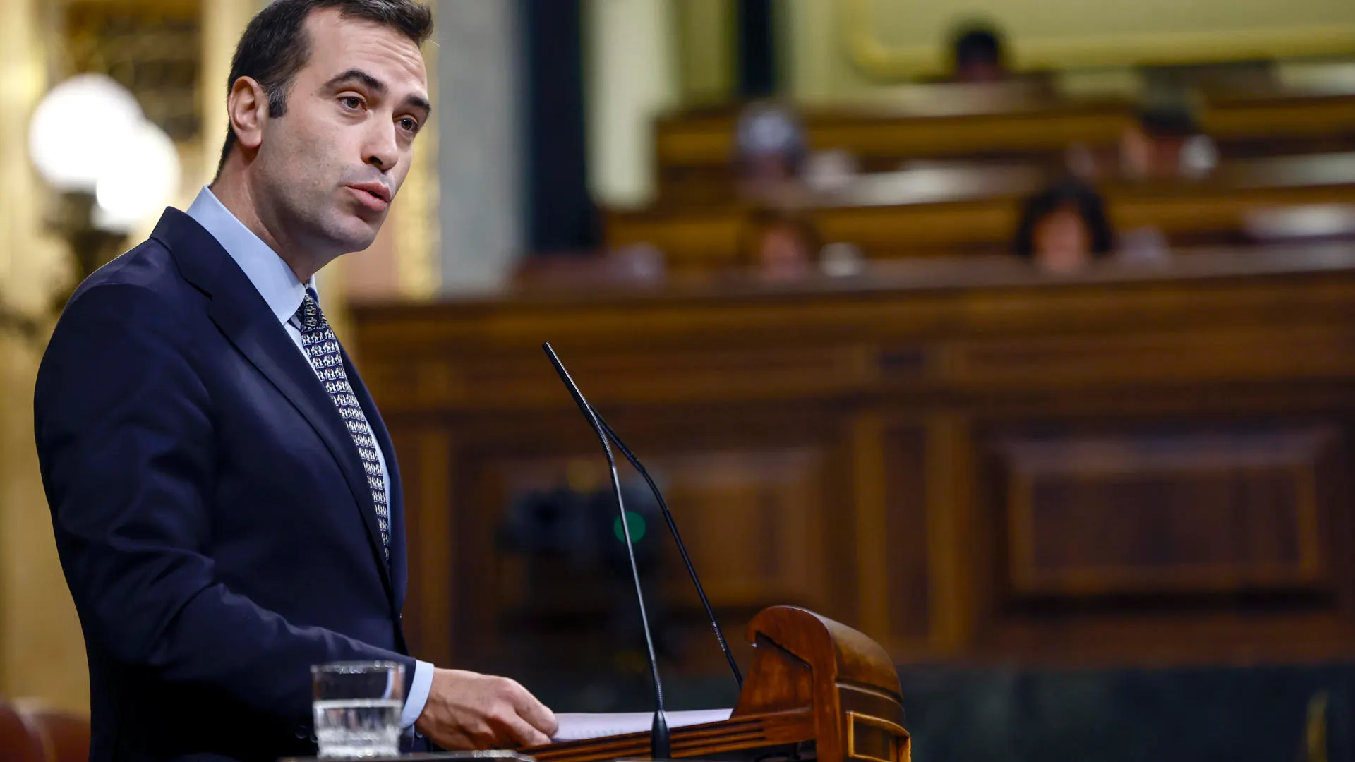 El ministro de Economía, Carlos Cuerpo, interviene durante el pleno celebrado este miércoles en el Congreso. 