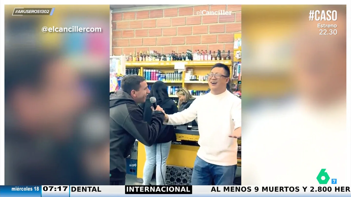 El dueño de un bazar en Argentina se viraliza por cantar cuartetos para captar clientes El dueño de un bazar en Argentina se viraliza por cantar cuartetos para captar clientes