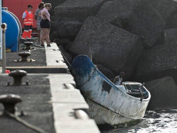 Imagen de la embarcación donde iban 55 inmigrantes rescatados el pasado domingo 15 de septiembre. 