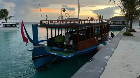Dhoni, barco tradicional de Maldivas Dhoni, barco tradicional de Maldivas