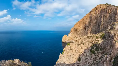 Acantilados de Maro-cerro gordo entre las provincias de Málaga y Granada Acantilados de Maro-cerro gordo entre las provincias de Málaga y Granada