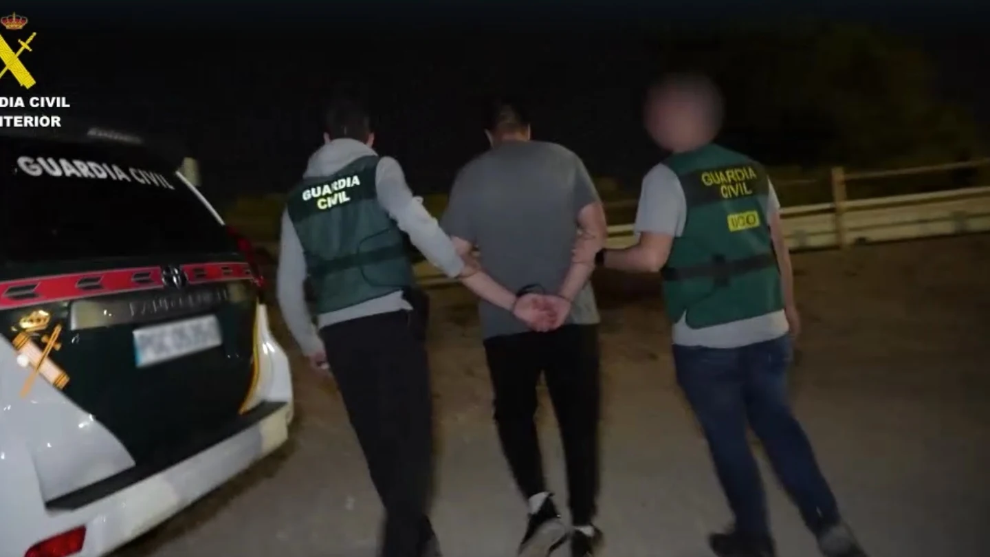 Detenido el piloto de la narcolancha que arrolló mortalmente a los guardias civiles en Barbate Detenido el piloto de la narcolancha que arrolló mortalmente a los guardias civiles en Barbate