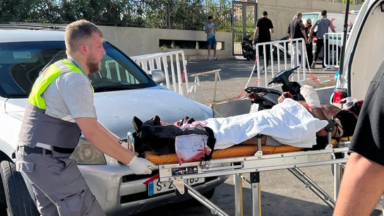 Los hospitales de Líbano, sobrepasados por el número de víctimas y heridos de las explosiones Los hospitales de Líbano, sobrepasados por el número de víctimas y heridos de las explosiones