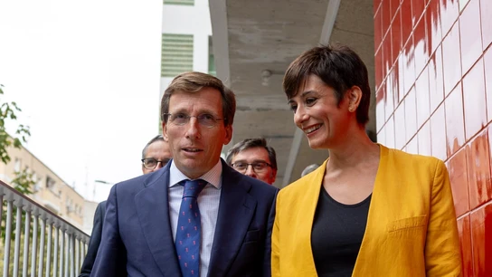 José Luis Martínez-Almeida, con Isabel Rodríguez José Luis Martínez-Almeida, con Isabel Rodríguez