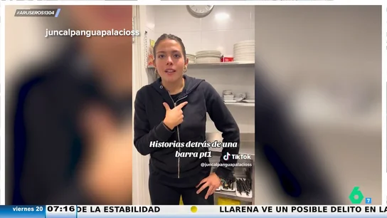 Una camarera sufre un malentendido con una clienta y alucina con su propuesta: "¿Me habrás hecho descuento, ¿no?" Una camarera sufre un malentendido con una clienta y alucina con su propuesta: "¿Me habrás hecho descuento, ¿no?"