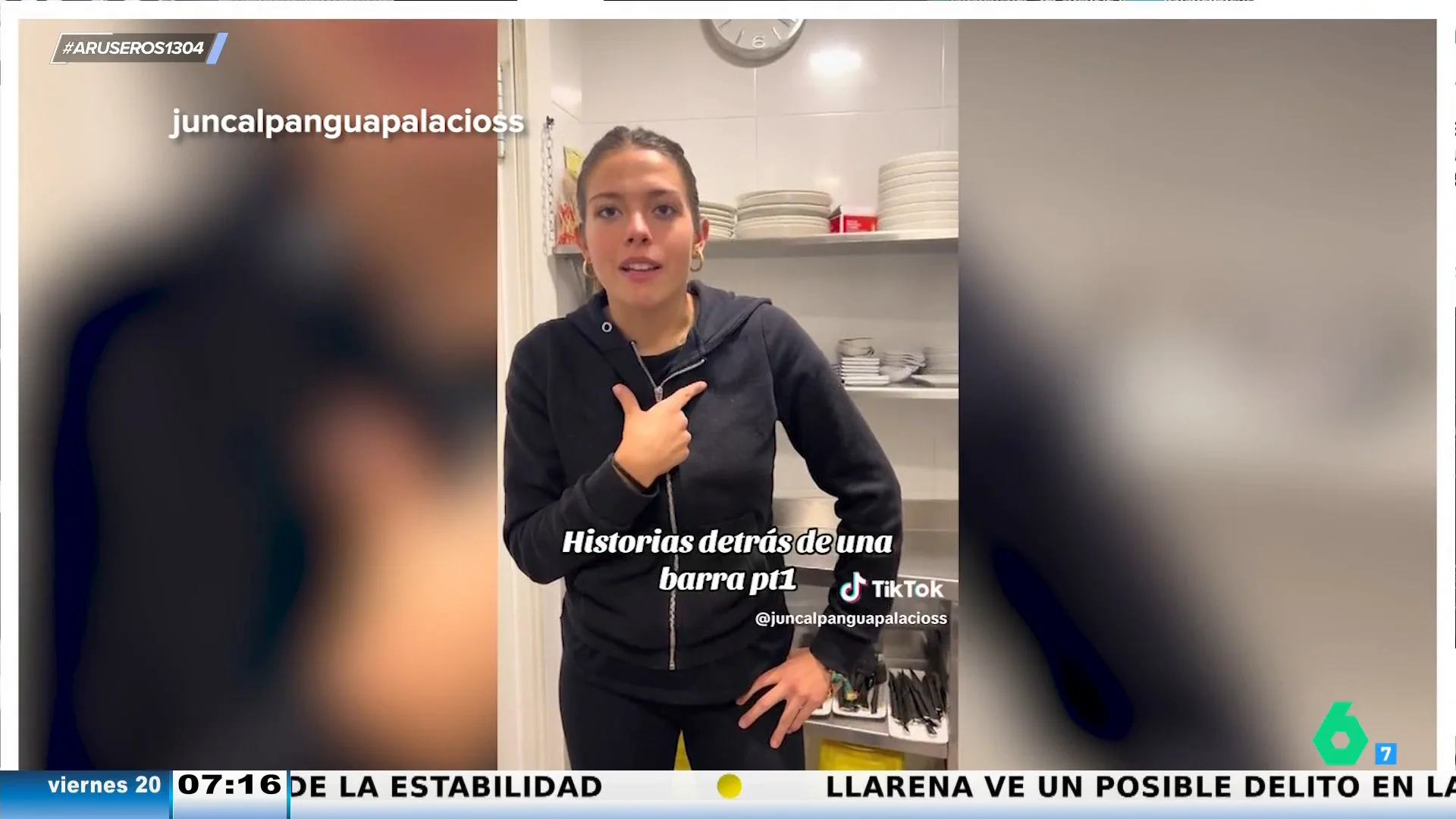 Una camarera sufre un malentendido con una clienta y alucina con su propuesta: "¿Me habrás hecho descuento, ¿no?"