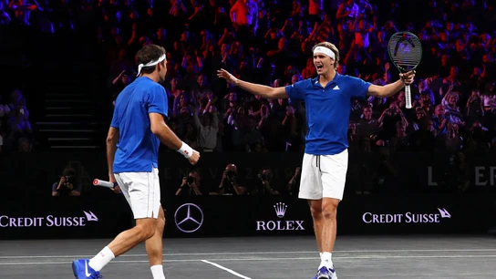 Roger Federer y Alexander Zverev Roger Federer y Alexander Zverev