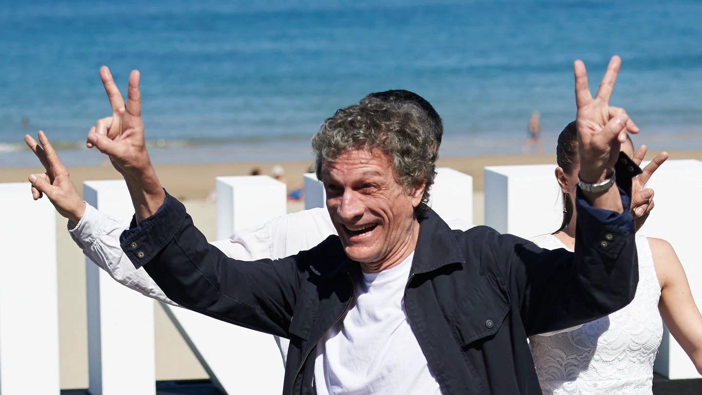 El actor Daniel Fanego asiste al photocall de «Eva No Duerme» en el Palacio Kursaal durante la 63 edición del Festival Internacional de Cine de San Sebastián el 21 de septiembre de 2015 en San Sebastián, España. El actor Daniel Fanego asiste al photocall de «Eva No Duerme» en el Palacio Kursaal durante la 63 edición del Festival Internacional de Cine de San Sebastián el 21 de septiembre de 2015 en San Sebastián, España.