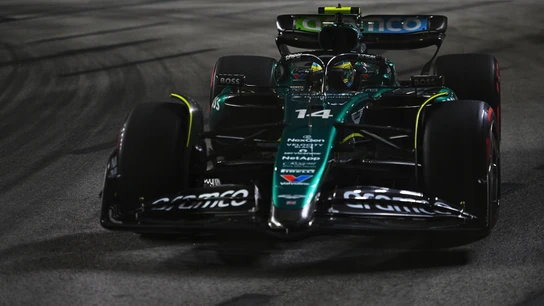 Fernando Alonso, en el Aston Martin Fernando Alonso, en el Aston Martin