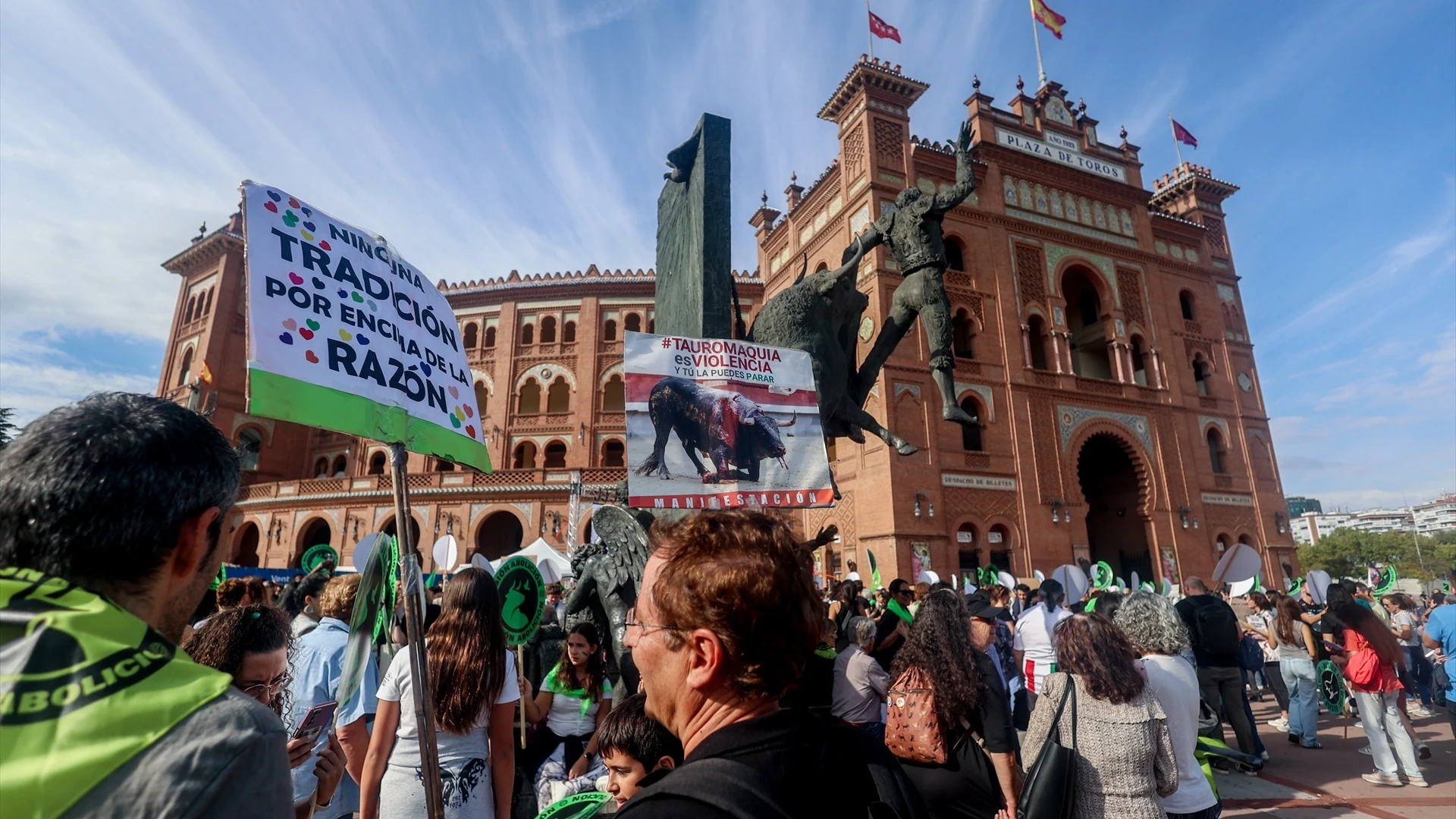 Protesta de Pacma en la plaza de Las Ventas de Madrid