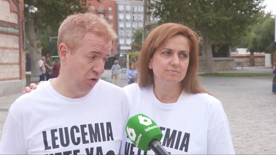 Padres de un niño fallecido por leucemia Padres de un niño fallecido por leucemia