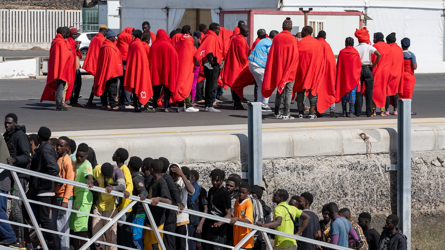 La Salvamar Al Nair rescata a unas 121 personas de origen subsahariano cuando viajaban en dos embarcaciones próximas a Lanzarote La Salvamar Al Nair rescata a unas 121 personas de origen subsahariano cuando viajaban en dos embarcaciones próximas a Lanzarote