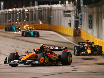 Lando Norris mantiene la presión sobre Max Verstappen con un triunfo en Singapur 