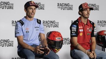 Marc Márquez, con Bagnaia