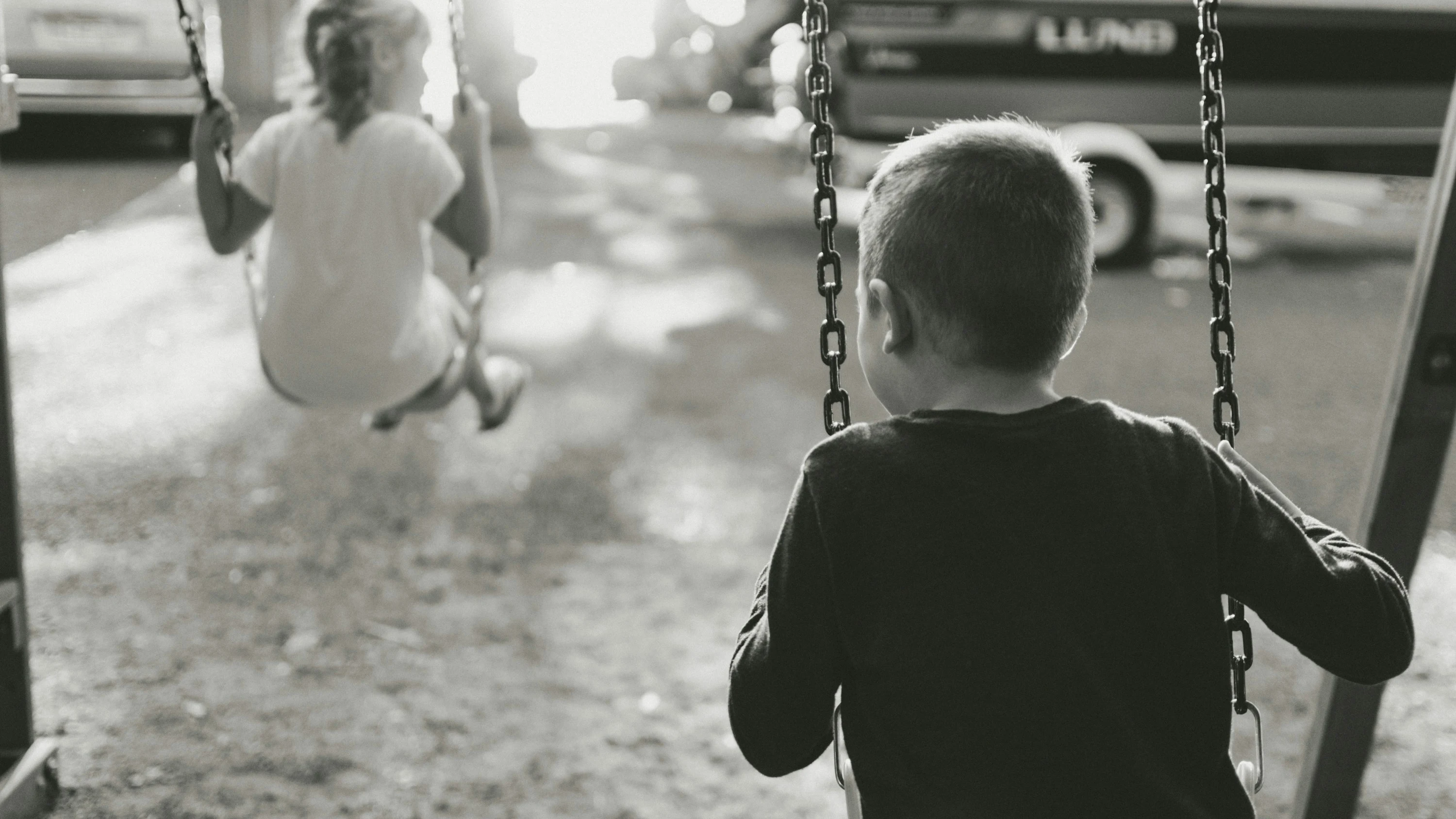 Encuentran con vida a un niño que fue secuestrado en 1951 en un parque de California.