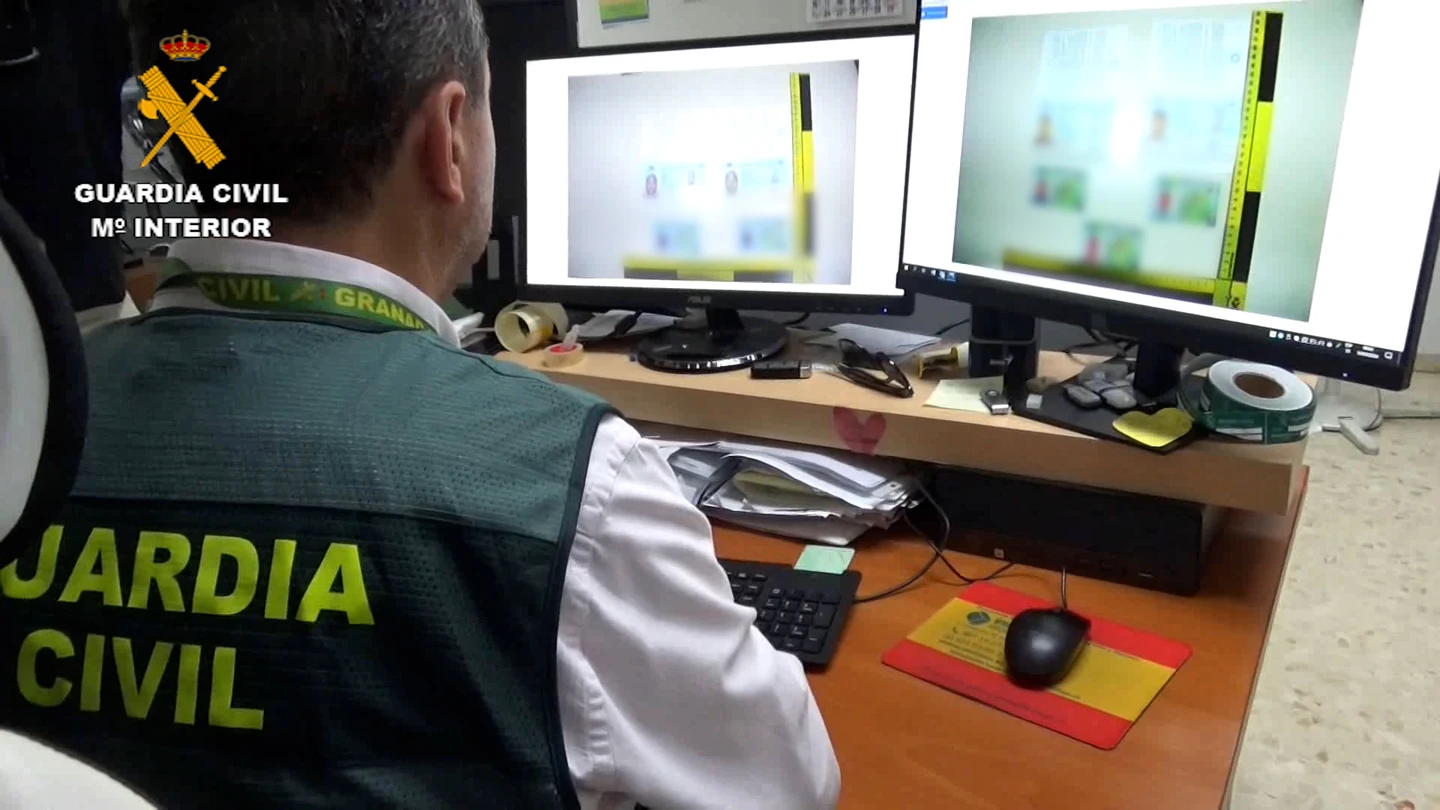 Imagen cedida por la Guardia Civil de la Operación 'Bralina', la estafa del falso Brad Pitt. Imagen cedida por la Guardia Civil de la Operación 'Bralina', la estafa del falso Brad Pitt.