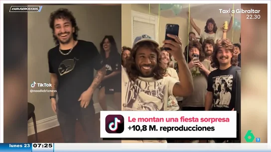 Unos amigos se disfrazan de él para celebrar su cumpleaños y la original idea arrasa en TikTok Unos amigos se disfrazan de él para celebrar su cumpleaños y la original idea arrasa en TikTok