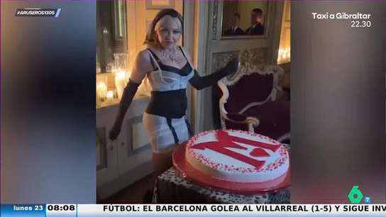 Alfonso Arús alucina con el look de Madonna en Milán: "Esta señora ha cambiado de cara, no la reconozco" Alfonso Arús alucina con el look de Madonna en Milán: "Esta señora ha cambiado de cara, no la reconozco"