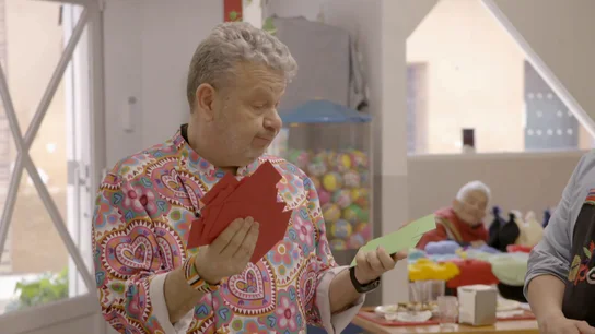 Chicote a Jorge, dueño del local, tras ver los votos en rojo de los comensales: "No te dejaría ni un puesto de castañas" Chicote a Jorge, dueño del local, tras ver los votos en rojo de los comensales: "No te dejaría ni un puesto de castañas"