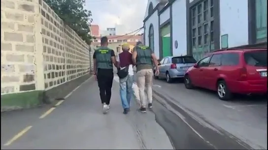 Detenido en Gran Canaria un hombre de 70 años por cuatro delitos de agresión sexual en los autobuses de la isla Detenido en Gran Canaria un hombre de 70 años por cuatro delitos de agresión sexual en los autobuses de la isla