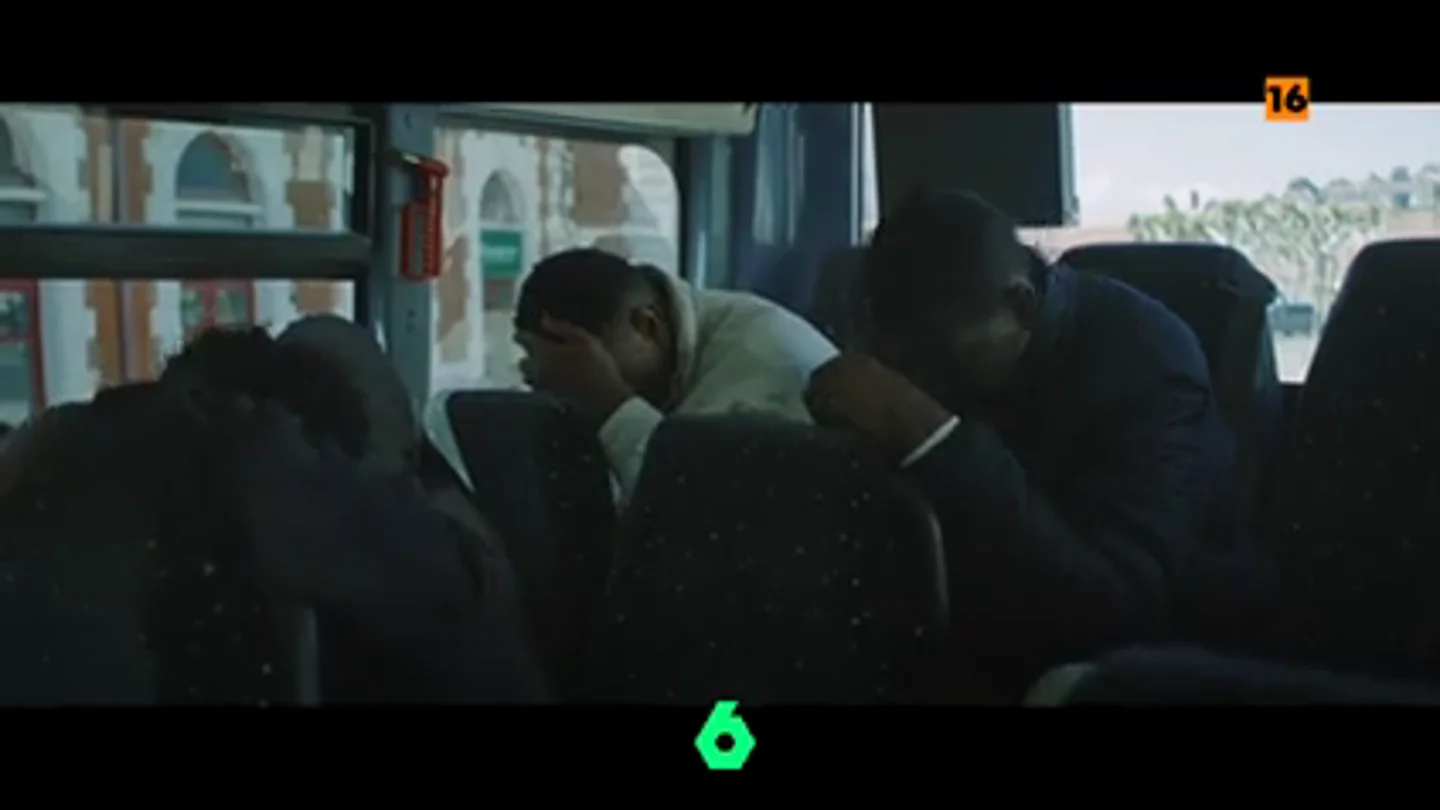 Un voluntario que acoge migrantes en Irún: "No me paran porque soy blanco, a ellos les paran por ser negros" Un voluntario que acoge migrantes en Irún: "No me paran porque soy blanco, a ellos les paran por ser negros"