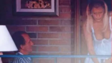 El rey Juan Carlos I y Bárbara Rey, en imágenes inéditas publicadas por la prensa holandesa