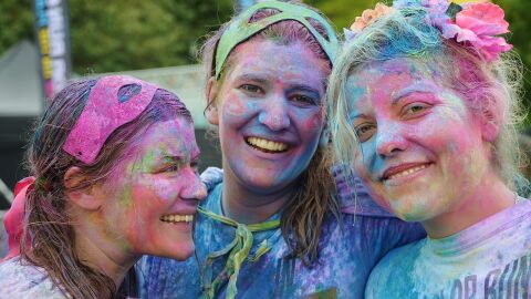 Chicas en el festival Holi