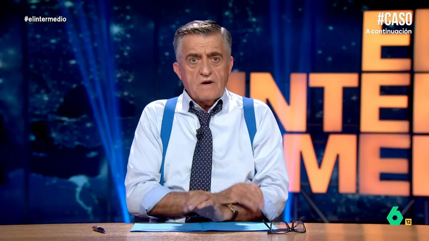 Wyoming, tras las palabras del diputado de Vox Joaquín Robles sobre Mikel Herrán: "Ahora entiendo yo el mote de PutoMikel" El colaborador de El Intermedio divulga sobre historia a través de redes sociales utilizando el drag para enriquecer sus explicaciones. Así, es posible verlo, por ejemplo, vestido de Maria Antonieta para hablar sobre esta reina francesa.
