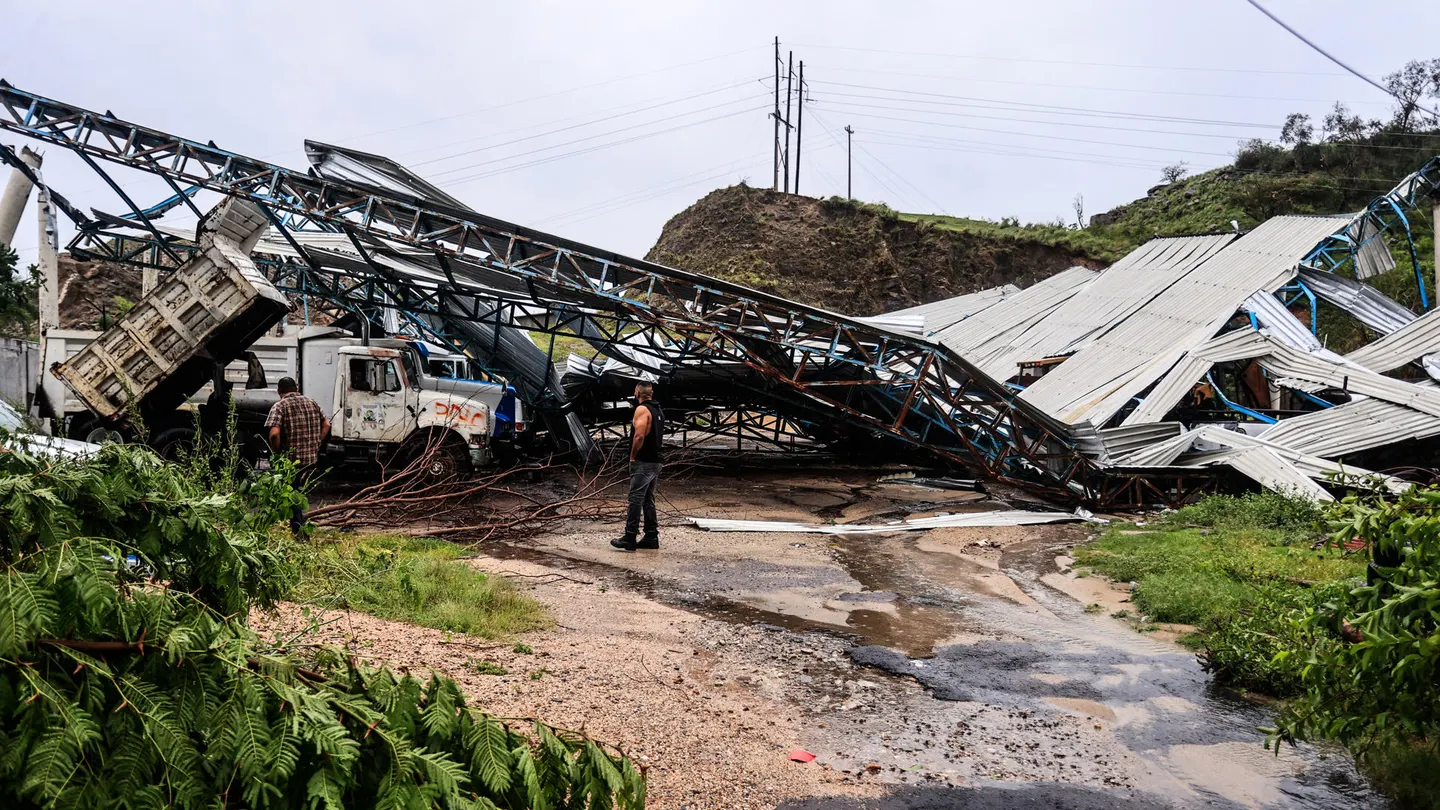 El huracán John deja dos muertos, árboles caídos y cortes eléctricos en Guerrero, México El huracán John deja dos muertos, árboles caídos y cortes eléctricos en Guerrero, México