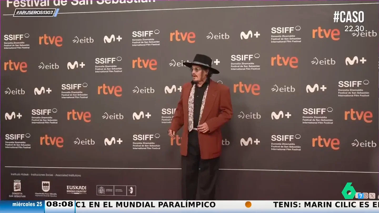 Alfonso Arús critica el look de Johnny Depp en el Festival de San Sebastián: "Porque es famoso, porque aparecer así..." Alfonso Arús critica el look de Johnny Depp en el Festival de San Sebastián: "Porque es famoso, porque aparecer así..."