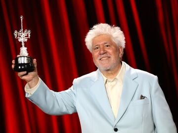 Pedro Almodóvar recibe el Premio Donostia en el Festival de Cine de San Sebastián, a 26 de septiembre de 2024