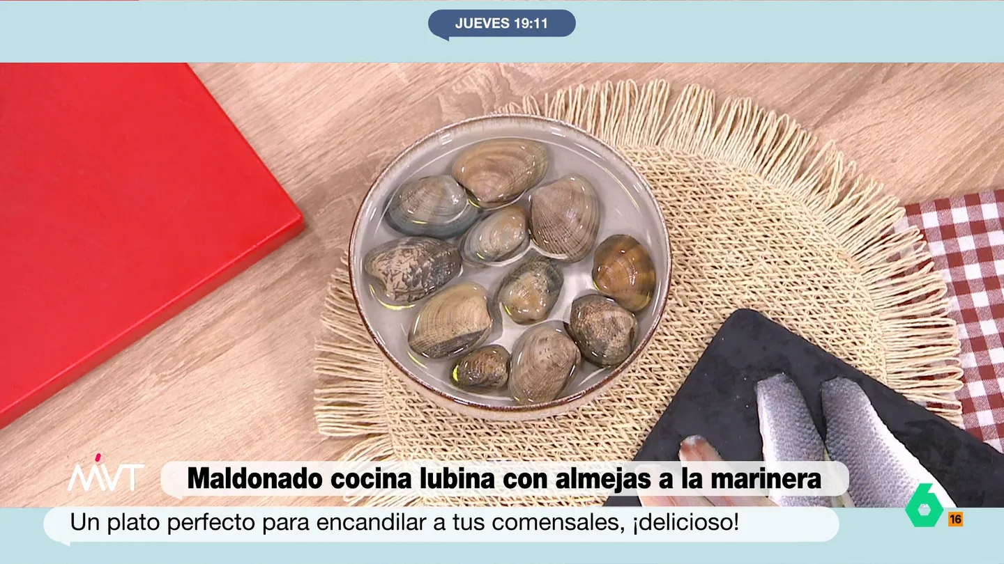 Carlos Maldonado explica cómo limpiar las almejas Carlos Maldonado explica cómo limpiar las almejas