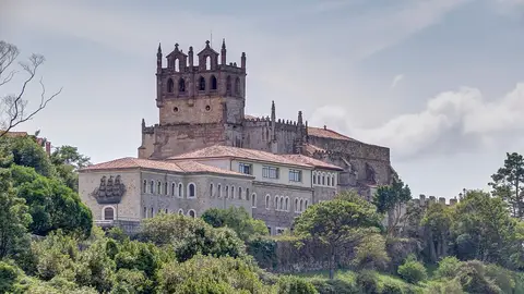 Iglesia de Santa María de los Ángeles de San Vicente de la Barquera Iglesia de Santa María de los Ángeles de San Vicente de la Barquera