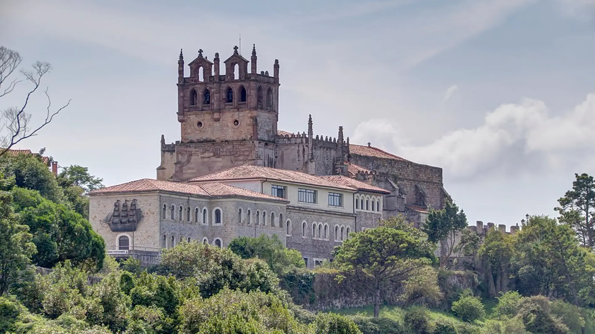 Iglesia de Santa María de los Ángeles de San Vicente de la Barquera Iglesia de Santa María de los Ángeles de San Vicente de la Barquera