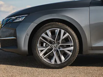 Es la sensatez con ruedas, un coche con 600 l de maletero, consumo de mechero y con el que podrás hacer 1.000 km sin parar a repostar Es la sensatez con ruedas, un coche con 600 l de maletero, consumo de mechero y con el que podrás hacer 1.000 km sin parar a repostar