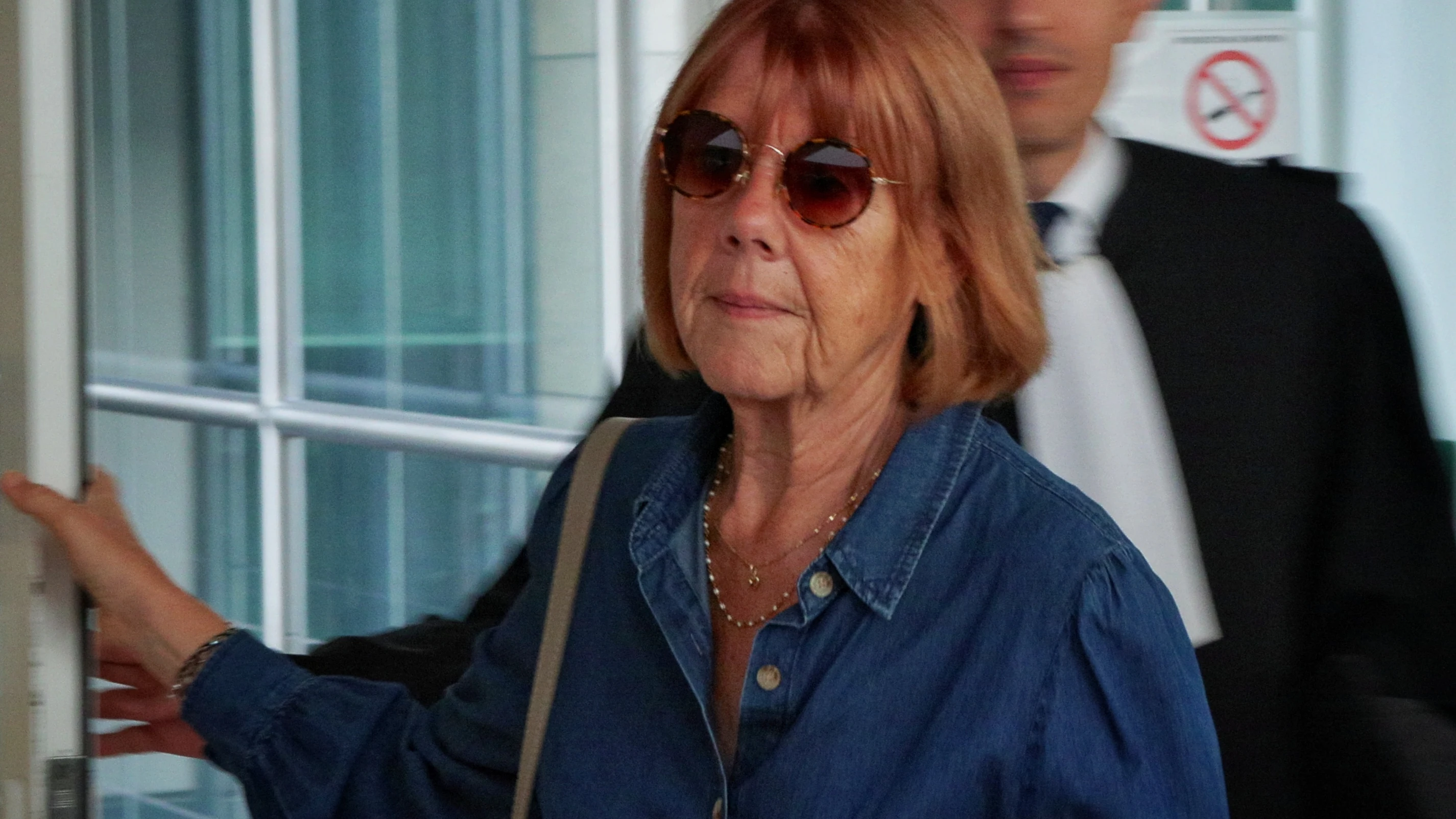 Gisèle Pelicot saliendo del juicio