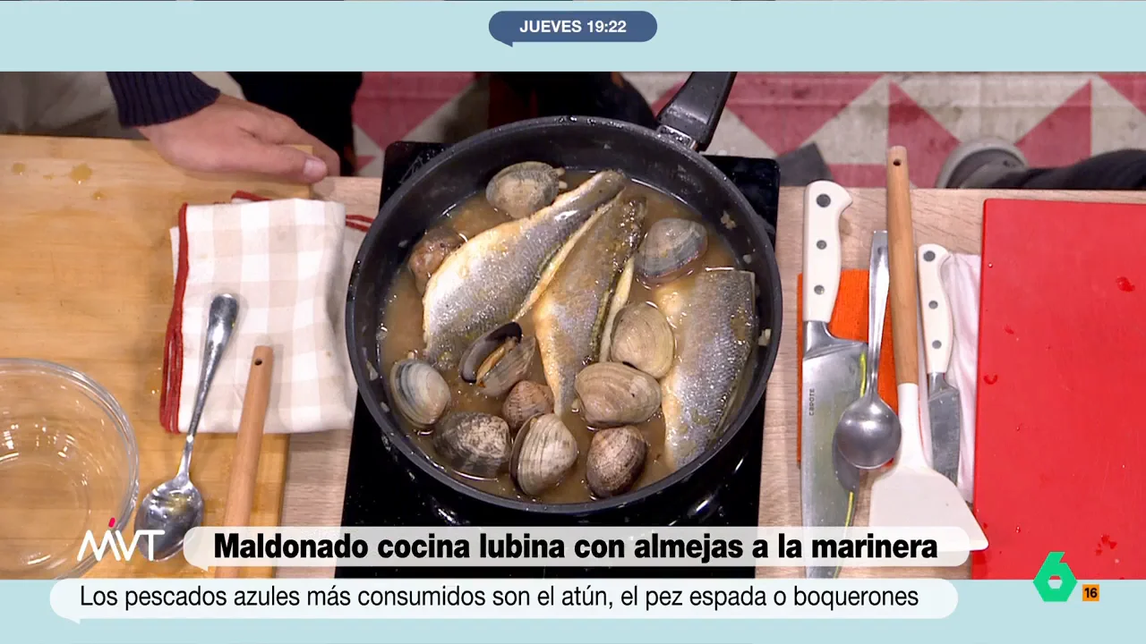 Carlos Maldonado cocina lubina con almejas a la marinera