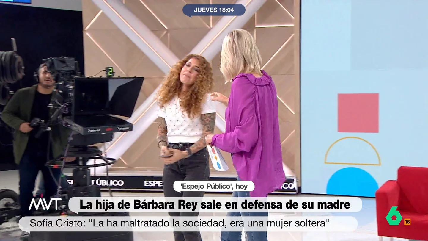 Sofía Cristo estalla con Susanna Griso por las preguntas sobre Bárbara Rey: "O estamos en el mismo barco o me bajo" Sofía Cristo estalla con Susanna Griso por las preguntas sobre Bárbara Rey: "O estamos en el mismo barco o me bajo"