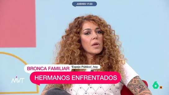 Sofía Cristo, sobre su hermano tras vender las fotos de Bárbara Rey y Juan Carlos I Mientras Bárbara Rey reacciona tras la publicación de sus fotos besándose con el rey emérito asegurando que su hijo le ha maltratado, su otra hija, Sofía Cristo, se enfrenta a su hermano asegurando rotunda que "ojalá se pudra en la puta cárcel".