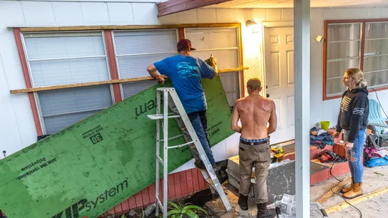 El huracán Helene tocará tierra en Florida y dejará marejadas ciclónicas "catastróficas" Ciudadanos de Florida se preparan para el paso del huracán