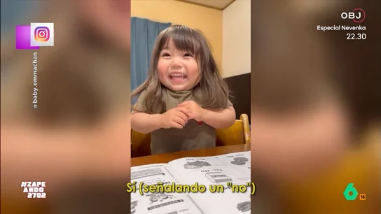 ¿Quién dijo que los idiomas eran aburridos?: la adorable clase de inglés de una niña japonesa Aprender idiomas puede ser muy divertido. Si no, que se lo digan a esta niña tan adorable que se parte de risa mientras mejora su vocabulario en inglés.