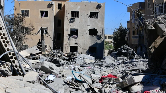 Escombros y edificios derruidos en consecuencia de los bombardeos israelíes en Líbano  Escombros y edificios derruidos en consecuencia de los bombardeos israelíes en Líbano