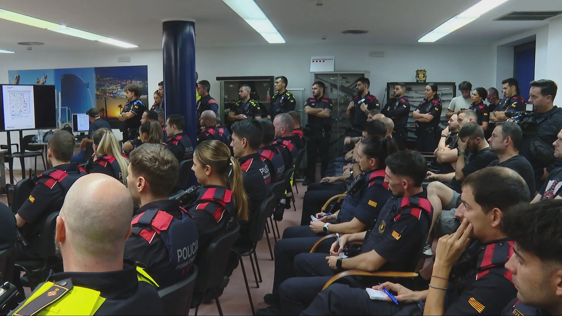 Agentes preparados para iniciar el Plan Daga