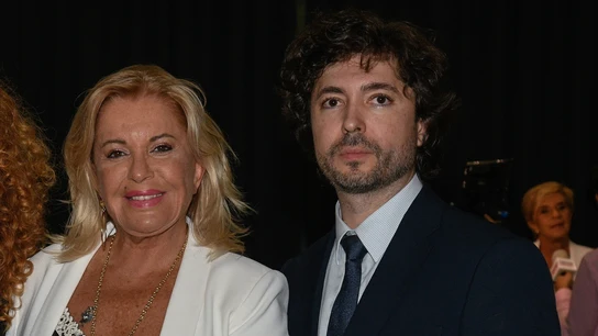 Bárbara Rey junto a su hijo Ángel Cristo Bárbara Rey junto a su hijo Ángel Cristo