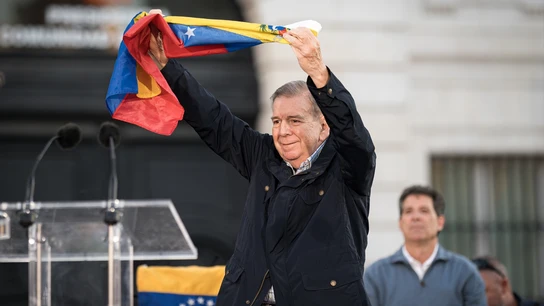 El líder opositor venezolano, Edmundo González, durante una concentración por la libertad de Venezuela, en la Puerta del Sol, a 28 de septiembre de 2024, en Madrid (España). El líder opositor venezolano, Edmundo González, durante una concentración por la libertad de Venezuela, en la Puerta del Sol, a 28 de septiembre de 2024, en Madrid (España).