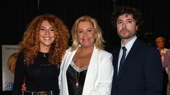 Sofía Cristo, Bárbara Rey y Ángel Cristo durante la presentación del nuevo libro de Chelo García Cortés, Sofía Cristo, Bárbara Rey y Ángel Cristo durante la presentación del nuevo libro de Chelo García Cortés,