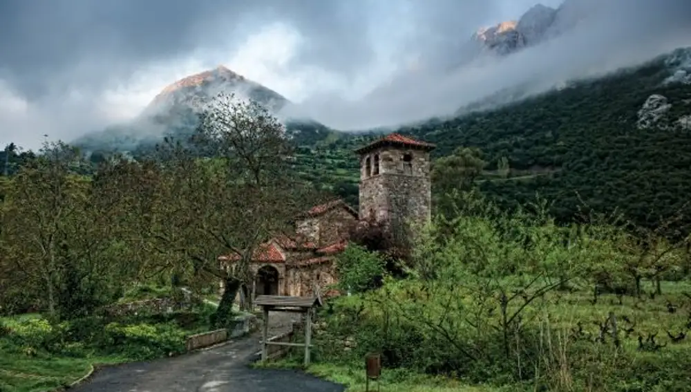 Iglesia Mozárabe de Santa María de Lebeña Iglesia Mozárabe de Santa María de Lebeña
