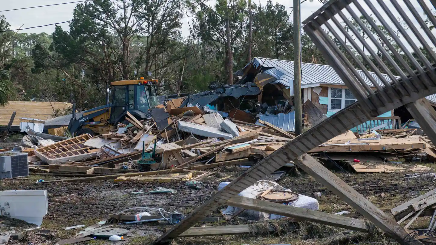 Trabajos para retirar los escombros tras el impacto del huracán Helene en Florida, EEUU. Trabajos para retirar los escombros tras el impacto del huracán Helene en Florida, EEUU.
